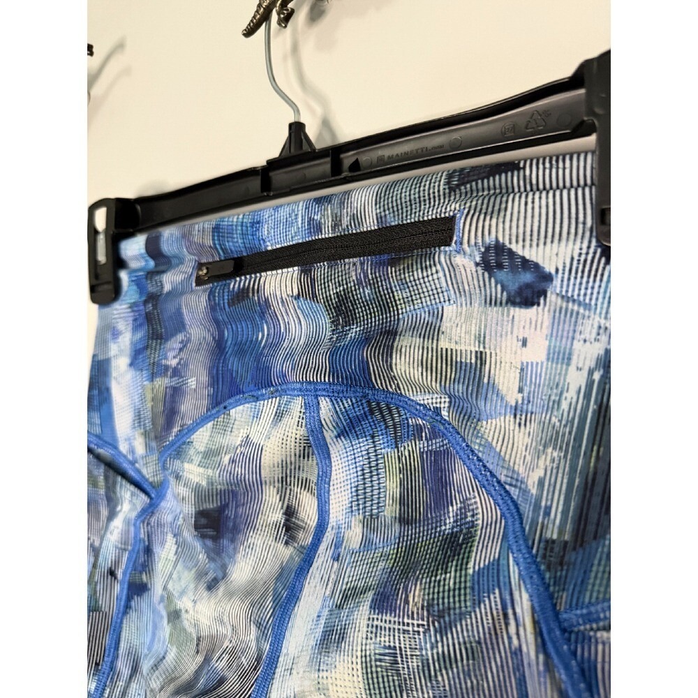 Lululemon Run On Pace 7/8 High Rise Mesh Panels Blue Abstract Print Size 2 - Picture 4 of 6